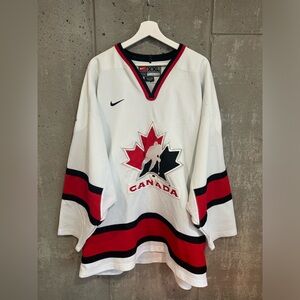 Vintage 2002–2006 Team Canada National Hockey Team Nike Home Jersey